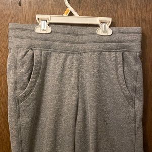 kids large (10-12) dark grey champion sweats